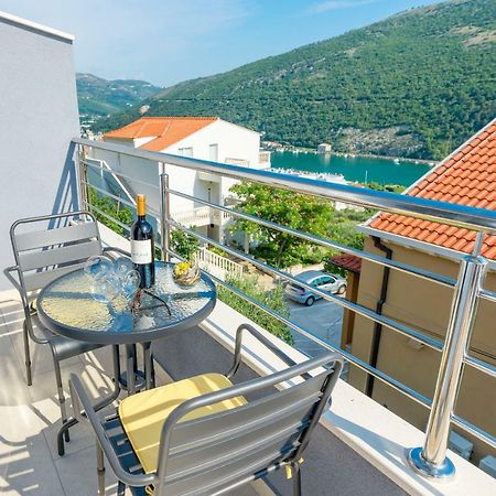 Guesthouse Pezo Мокошиця Екстер'єр фото