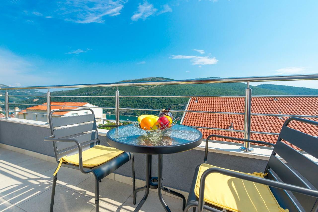Guesthouse Pezo Мокошиця Екстер'єр фото