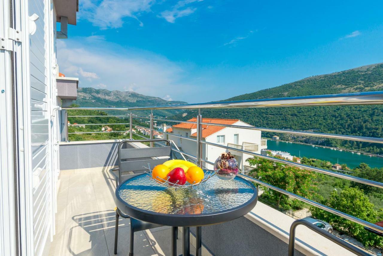 Guesthouse Pezo Мокошиця Екстер'єр фото