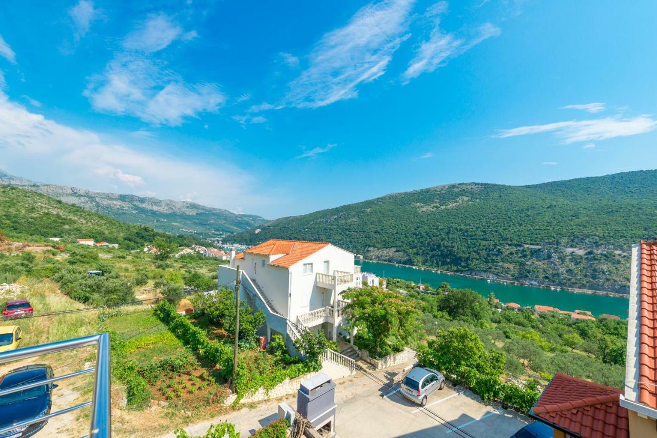 Guesthouse Pezo Мокошиця Екстер'єр фото