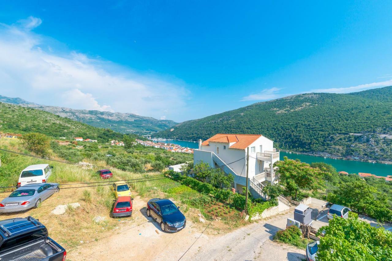 Guesthouse Pezo Мокошиця Екстер'єр фото
